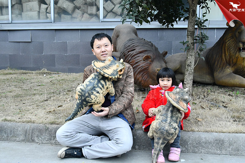 恐龍手偶，仿真手偶恐龍